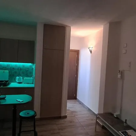 Ha.de.co. Apts * Ajía Nápa