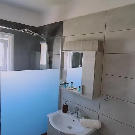 Ha.de.co. Apts * איה נאפה