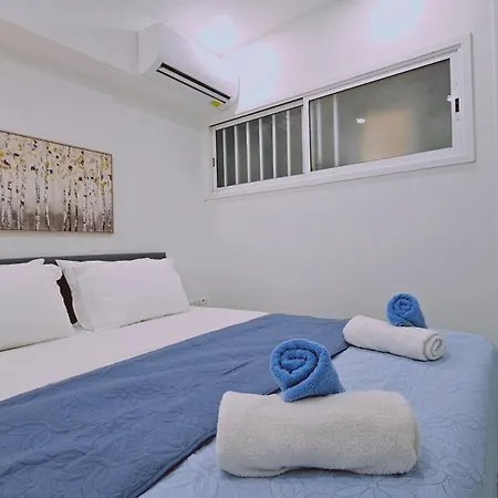 Ha.de.co. Apts Apartman