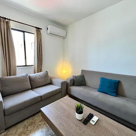 Ha.de.co. Apts Apartman